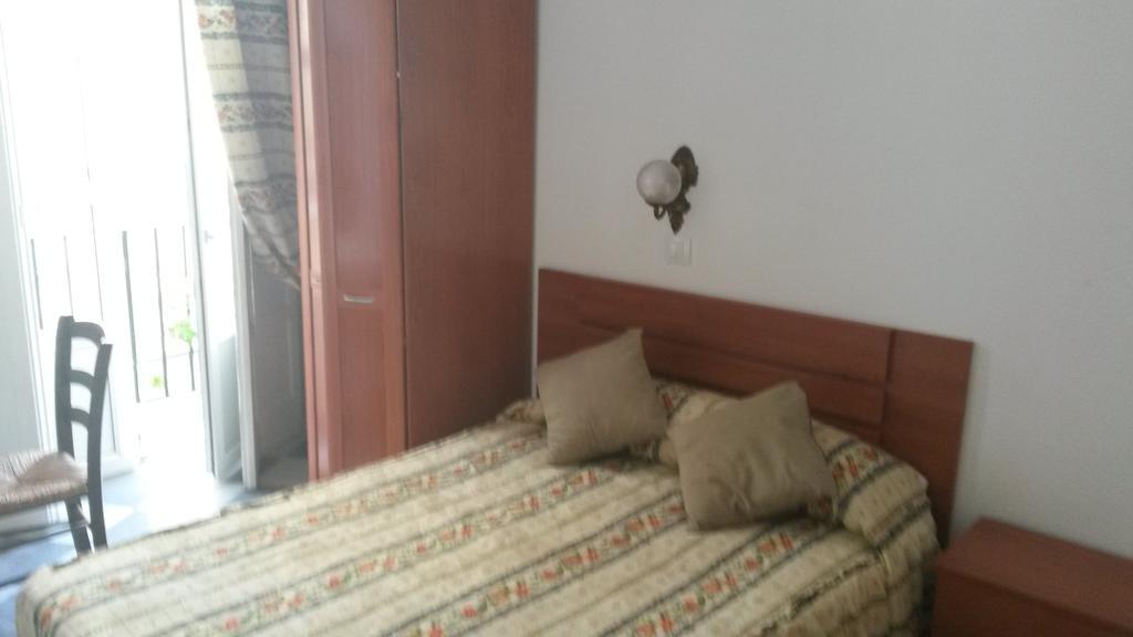 Hostal Centro Sol Cádiz Eksteriør billede